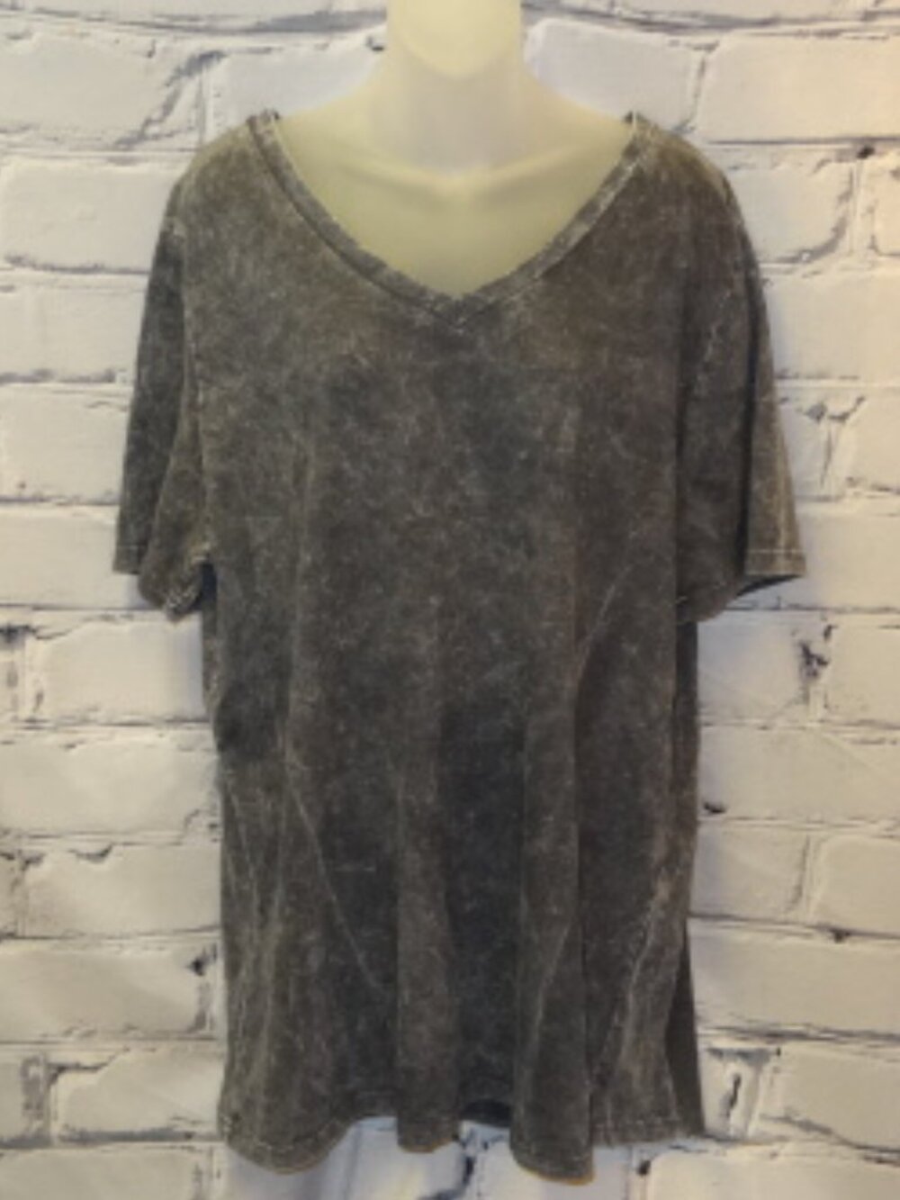 Women's Like Love Gray Short Sleeve Tee-Shirt, Like New